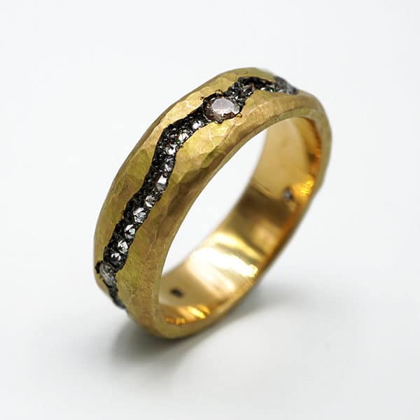 Gold Hammered Fissure Diamond Band