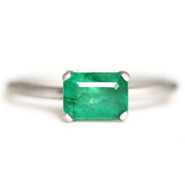 EMERALD BELLA RING