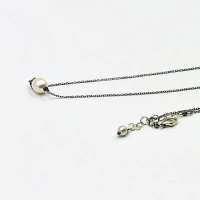 Solitaire Pearl Necklace