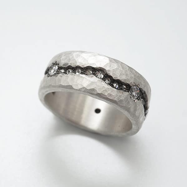 Silver Hammered Fissure Diamond 8mm